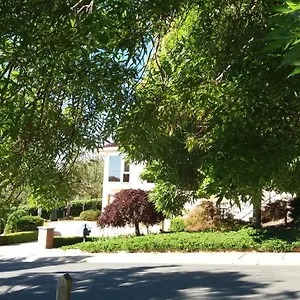 Homestay Sweet By The Golf Course 